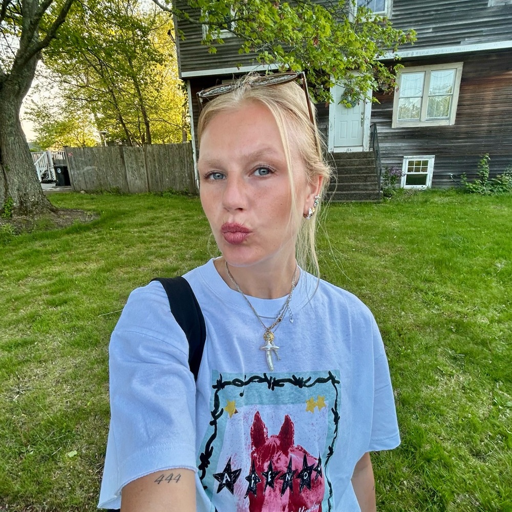 Meet your Posher, Olivia